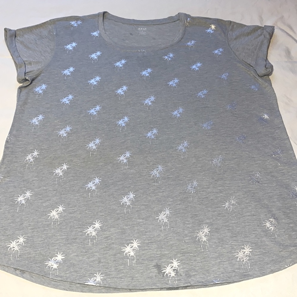 a.n.a.  XL short-sleeve tee